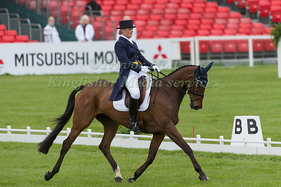 Elizabeth Power (IRL) riding September Bliss