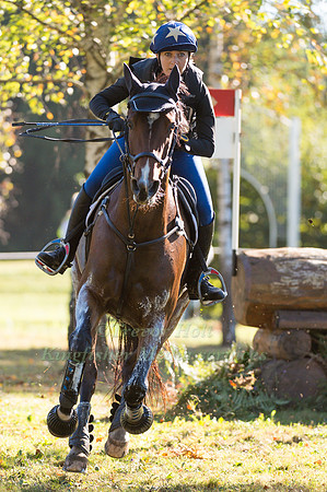 Cecilia Moncla (FRA) riding Saumur