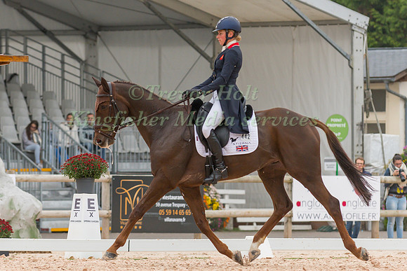 IZZY TAYLOR (GBR) AND FROG ROCK
