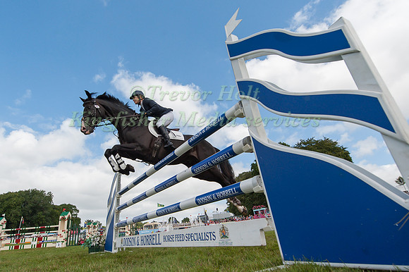 SARA SQUIRES (GBR) RIDING SULA BLUE