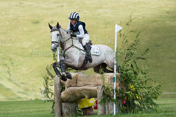 CAROLINE  POWELL (NZL) RIDING  STELLOR SEAURCHIN