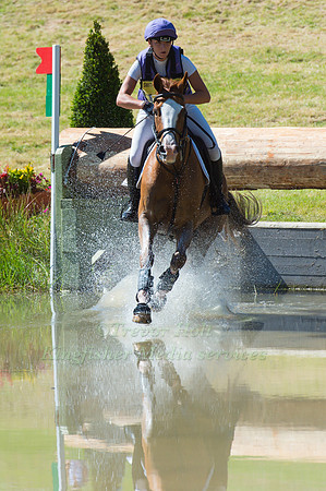 EMILY KING (GBR) RIDING DARGUN