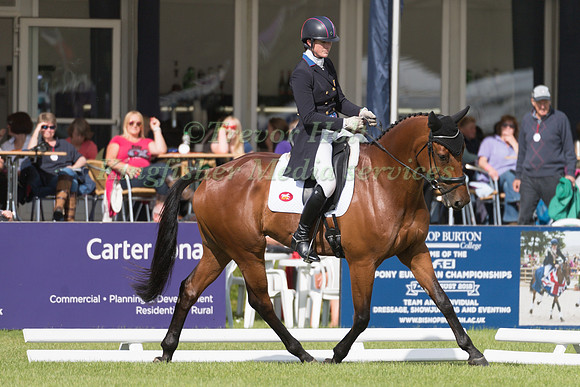 LAUREN  KIEFFER (USA) AND D A DURAS TAKING PART IN THE DRESSAGE PHASE OF THE  CCI THREE STAR COMPETITION AT THE 2017 EQUI-TREK BRAMHAM INTERNATIONAL HORSE TRIALS