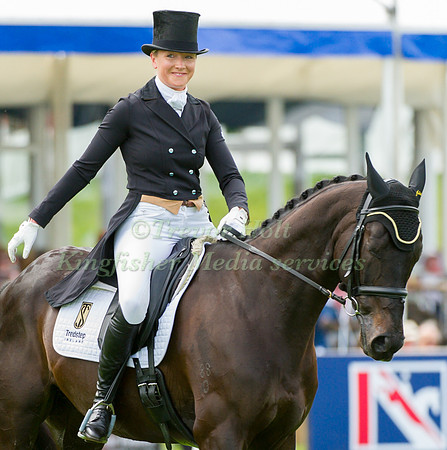 Aoife Clark and Vaguely North