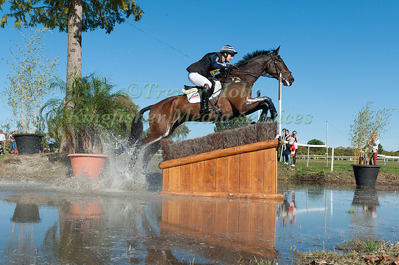 Alexander Bragg (GBR) riding Zagreb