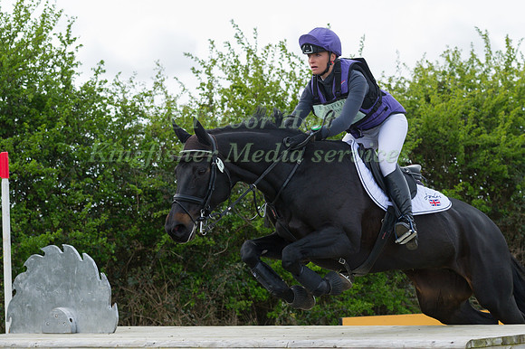 EMILY KING (GBR) RIDING WALITZE F VEJGARD