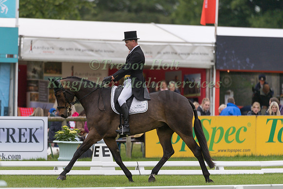 RICHARD SKELT (GBR) AND MAN HUNT
