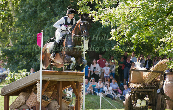 Alena Tseliapushkina and Passat
