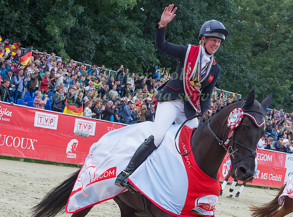 NICOLA WILSON (GBR) AND BULANA