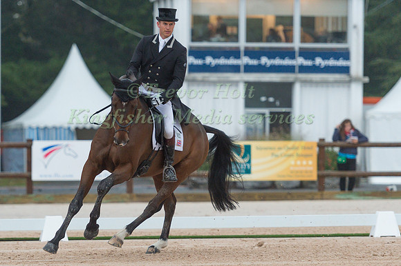 Tom Crisp (GBR) Coolys Luxury