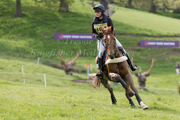 CHARLOTTE DENNIS (GBR) AND DARRANGO