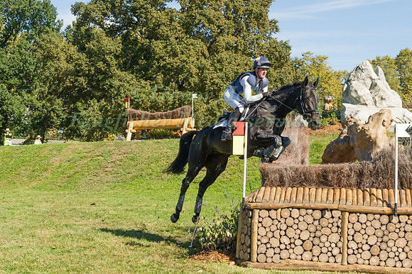Nicola Wilson (GBR) riding Annie Clover