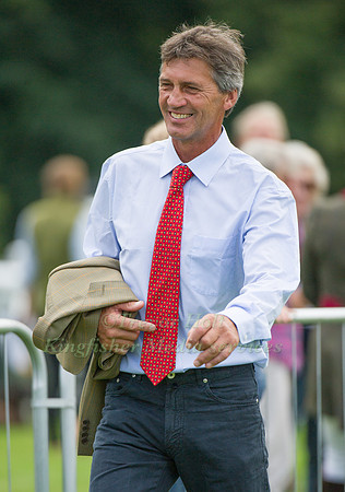 Andrew Nicholson (NZL) at the 1st horse inspection