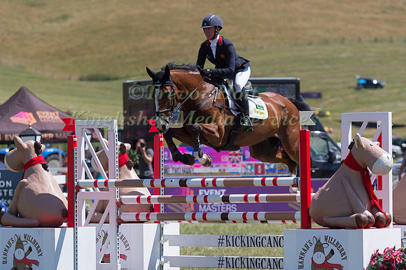 NICOLA WILSON (GBR) AND ONE TWO MANY