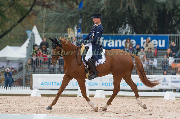 Michael Jung (GER) riding FIschertakinou