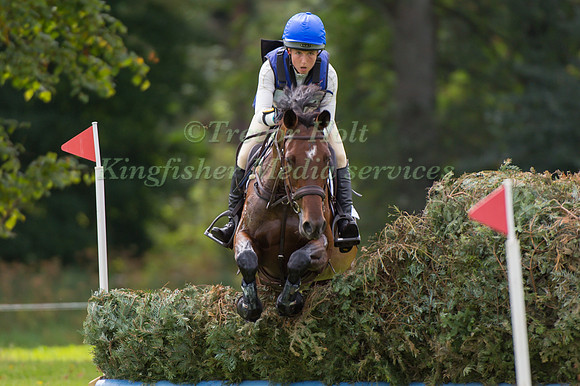 KIRSTY JOHNSTON (GBR) RIDING CLASSIC VI