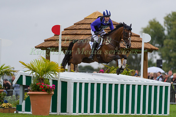 HOLLY  PAYNE-CARAVELLA (USA) RIDING NEVER OUTFOXED