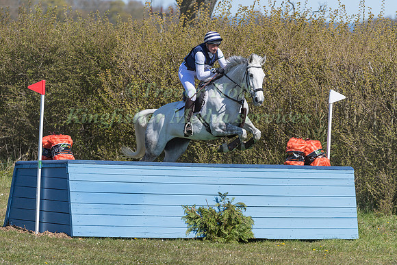CHLOE PEARSON RIDING WESTON MAYFLOWER