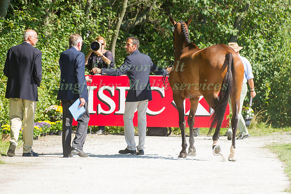 Lionel Guyon and Nemitis de Lalou are sent to the holding box