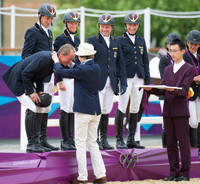 Peter Thomsen Recieves his gold medal from Princess Anne