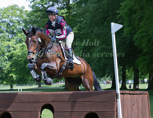 Emily  Parker (GBR)  riding Hillary VD Bisschop