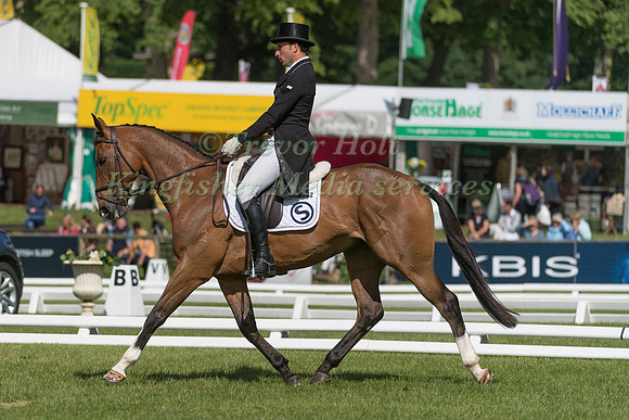 TIM  PRICE (NZL) AND KINDRED SPIRIT IV TAKING PART IN THE DRESSAGE PHASE OF THE  CCI THREE STAR COMPETITION AT THE 2017 EQUI-TREK BRAMHAM INTERNATIONAL HORSE TRIALS