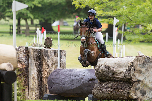 HOLLY WOODHEAD (GBR) AND VIVIAN 47