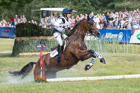 ELISABETH HALLIDAY-SHARP (USA) AND DENIRO Z