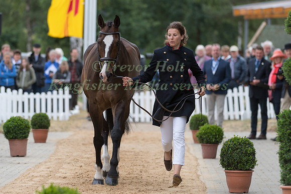 SERENA MCGREGOR (GBR) AND PARC DIAMON LUX