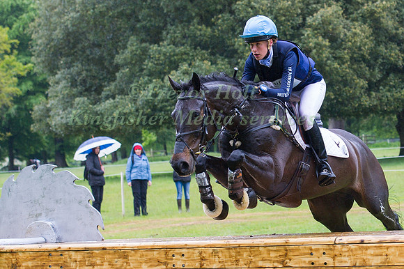 Bella  Innes Ker  ( GBR)  riding Cartown Wallabe