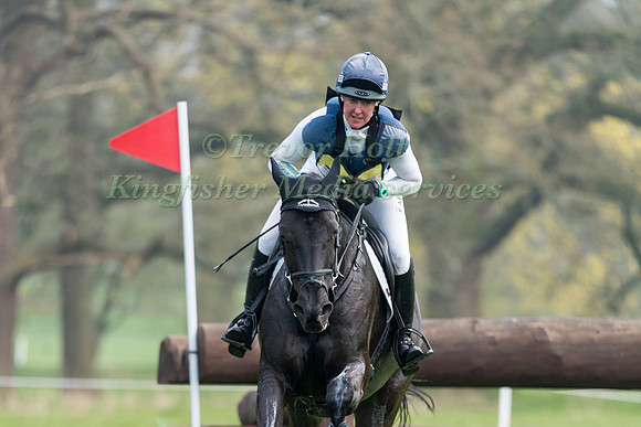 NICOLA WILSON RIDING BULANA