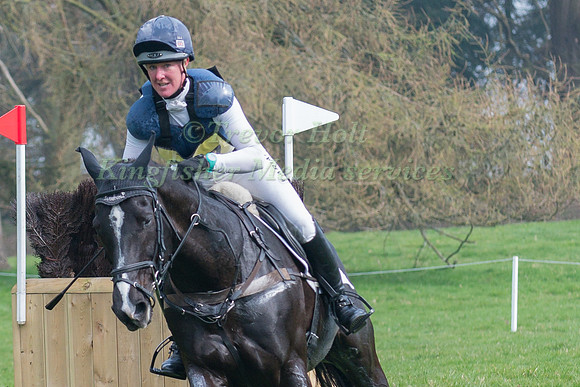NICOLA WILSON RIDING YACABO BK T
