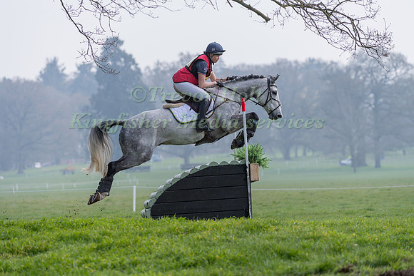 KATIE BLELOCH RIDING GOLDLOOK