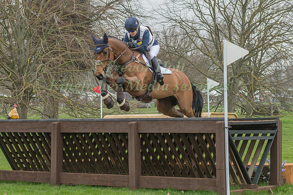 LAURA COLLETT RIDING HAKUNA MATATA