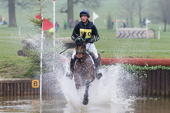OLIVER TOWNEND RIDING NEWMARKET CARO