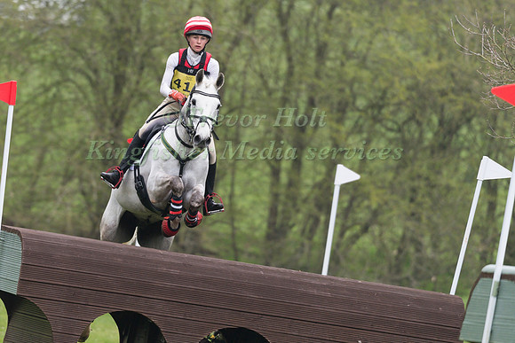 HENRIETTA EWELL RIDING CONNAGHT DIAMOND