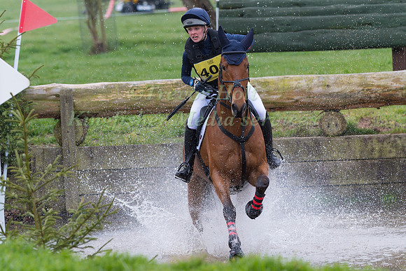 SOPHIE SPRATLING RIDING LISSYEGAN COOLEY