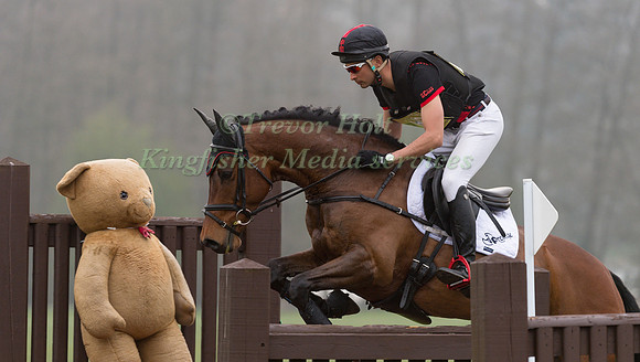 ALEX HUA TIAN RIDING PSH CONVIVIAL
