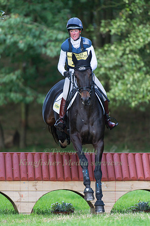 NICOLA WILSON (GBR) RIDING SHANNONVIEW GLORY