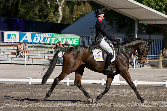 Nicola Wilson and Bee Diplomatic