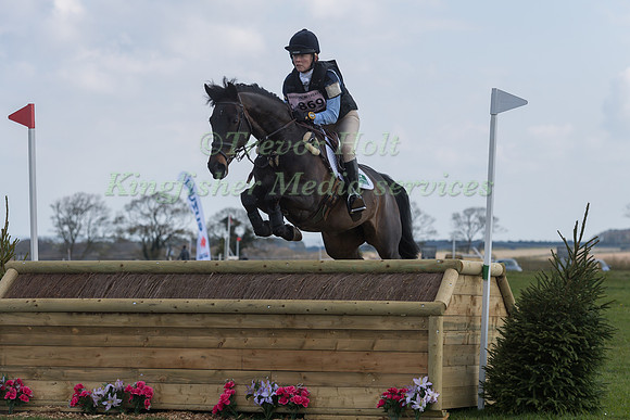 CAROLINE EDWARDS (GBR) AND BAGGRAVE SUMMER SOLSTICE