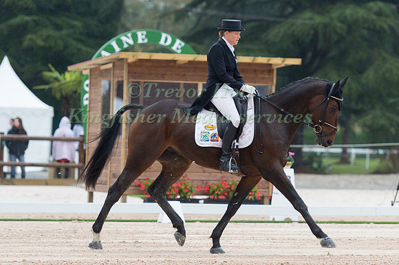 Karin Donckers (BEL) riding Fletcha Van T Verahof