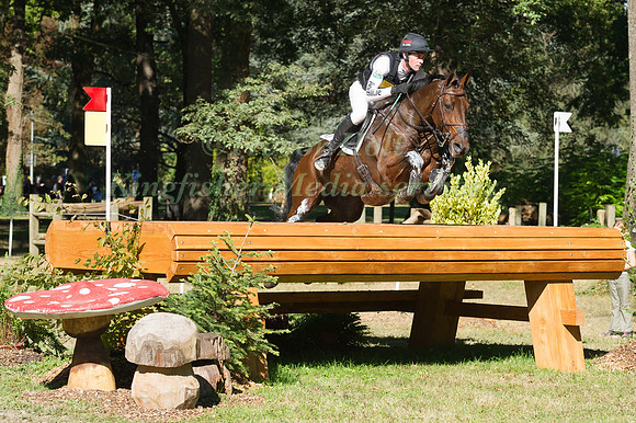 Joseph Murhy (IRL) riding Sportsfield Othello
