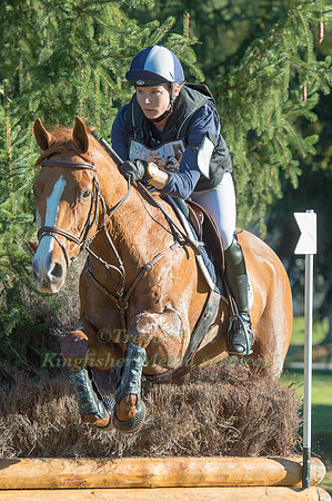 Violette Mougel (FRA) riding Riqles Du Feydel