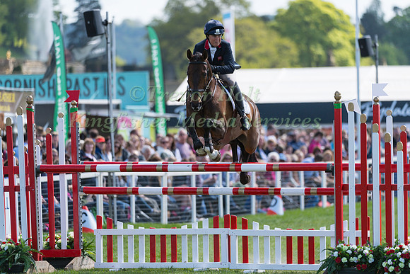 PIPPA FUNNELL (GBR) AND SANDMAN 7