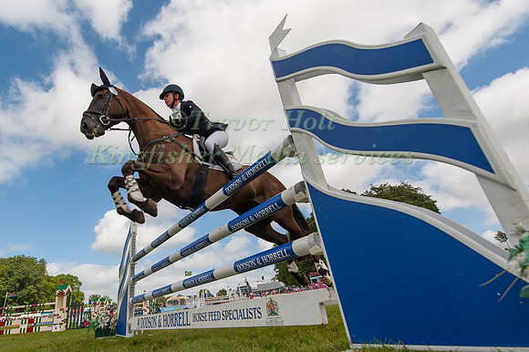 FIONA BREACH (GBR) RIDING DRUMHOWAN BLACK MAGIC