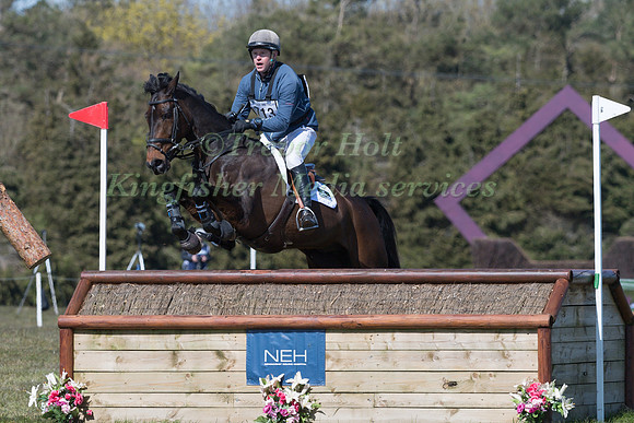 ANGUS SMALES RIDING ESI PHEONIX