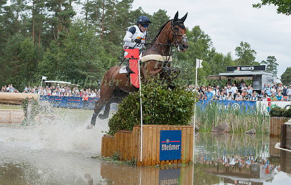 LAURA COLLETT (GBR) AND MR. BASS