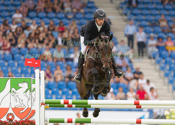 TIM PRICE (NZL) AND CEKATINKA