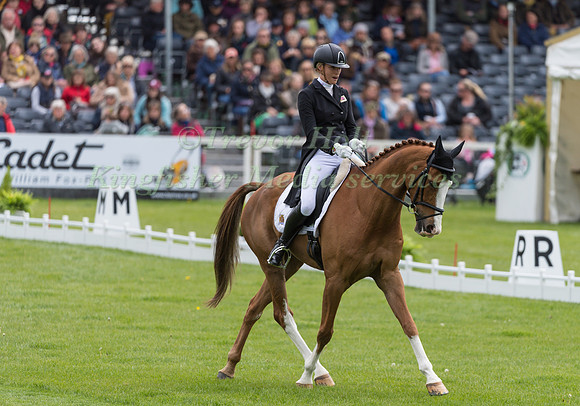Emily King (GBR) and  Dargun